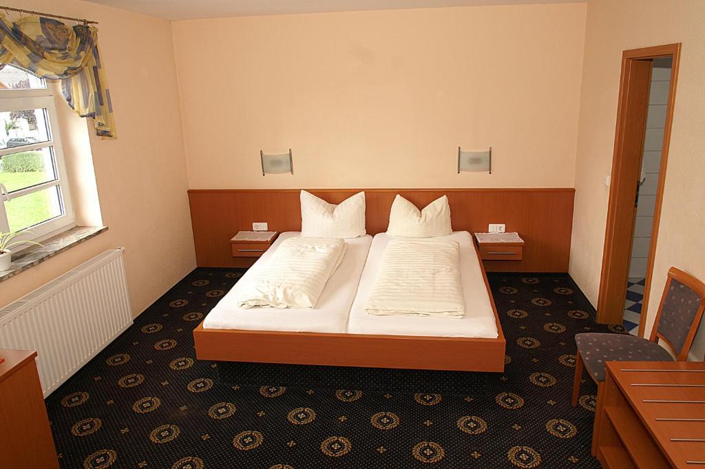 Fraenkischer Gasthof Lutz Giebelstadt Quarto foto